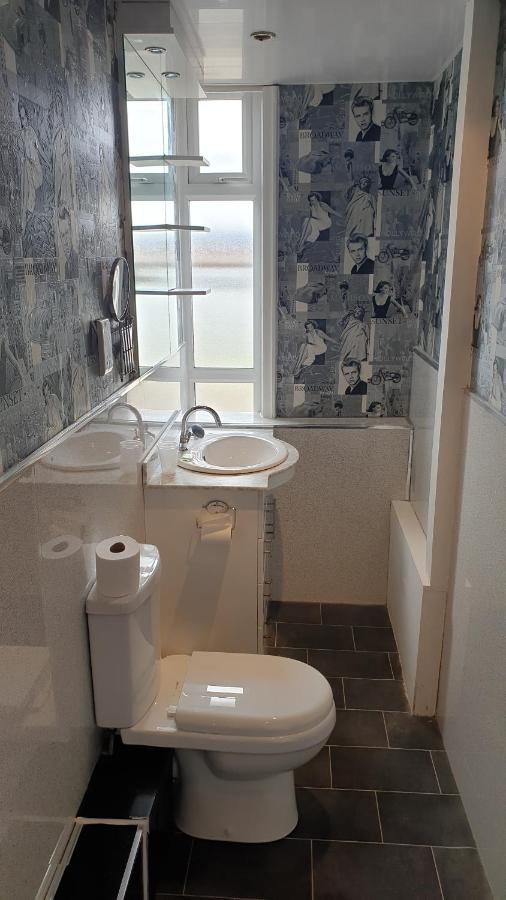 Hotel242 Μπλάκπουλ Εξωτερικό φωτογραφία